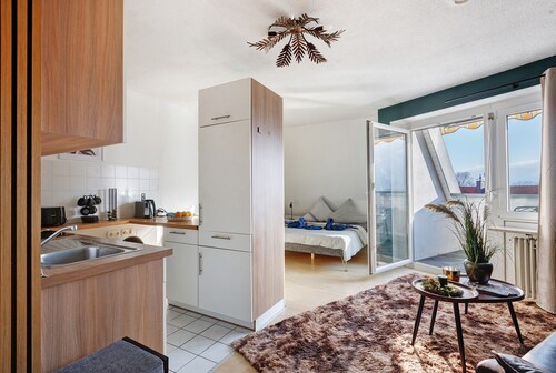 Apartment 'Domus Lux 404' with Balcony and Wi-Fi
