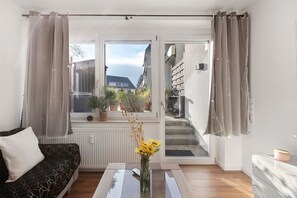 TV - Apartment 'Domus Lux 53' with Private Terrace and Wi-Fi (Bad Säckingen)