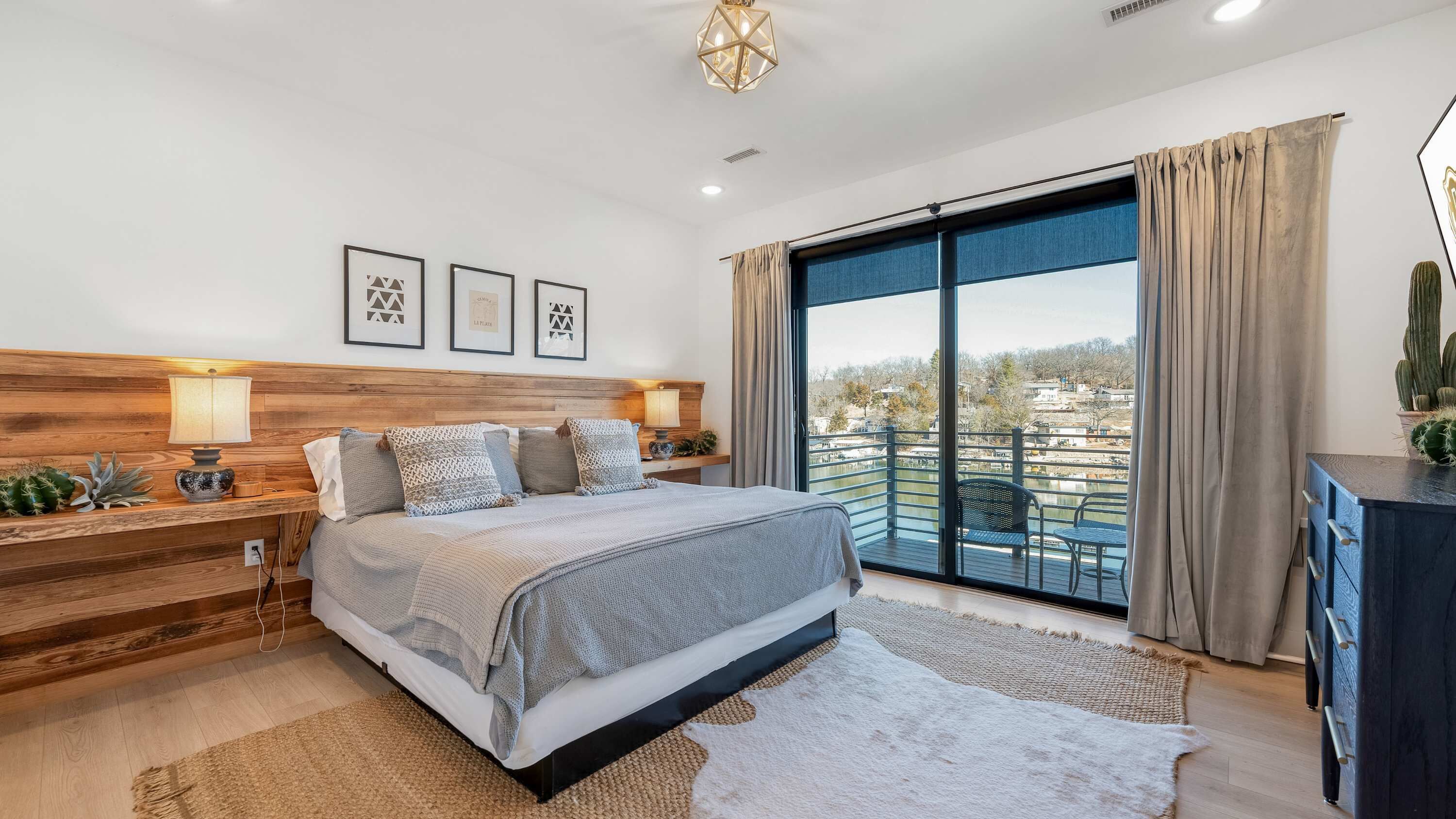 办公桌、WiFi、床单、轮椅无障碍