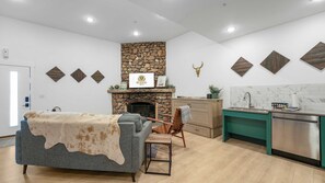 Interior - Camden Executive Luxury Loft at the 1932 Reserve! (Osage Beach)