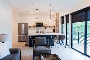 Een televisie en een kantoor