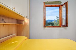 2 bedrooms, bed sheets - Holiday Home 'Trilo Marina' with Private Terrace, Garden and Air Conditioning (San Teodoro)