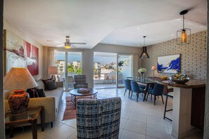 Televisión y oficina 