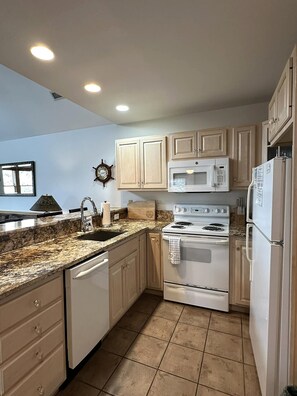 Fridge, microwave, dishwasher, coffee/tea maker