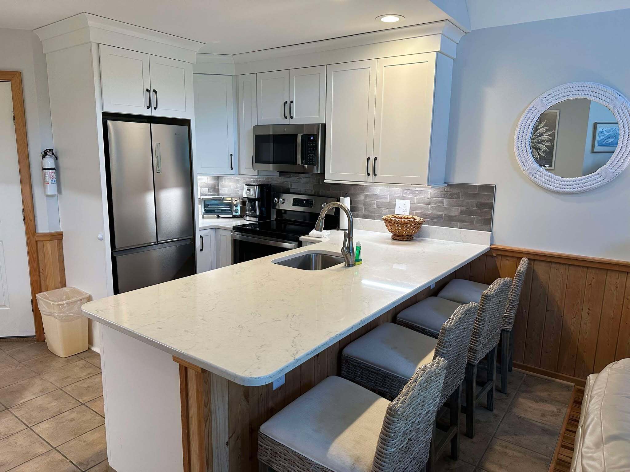 Fridge, microwave, dishwasher, coffee/tea maker