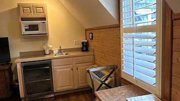 Fridge, microwave, coffee/tea maker