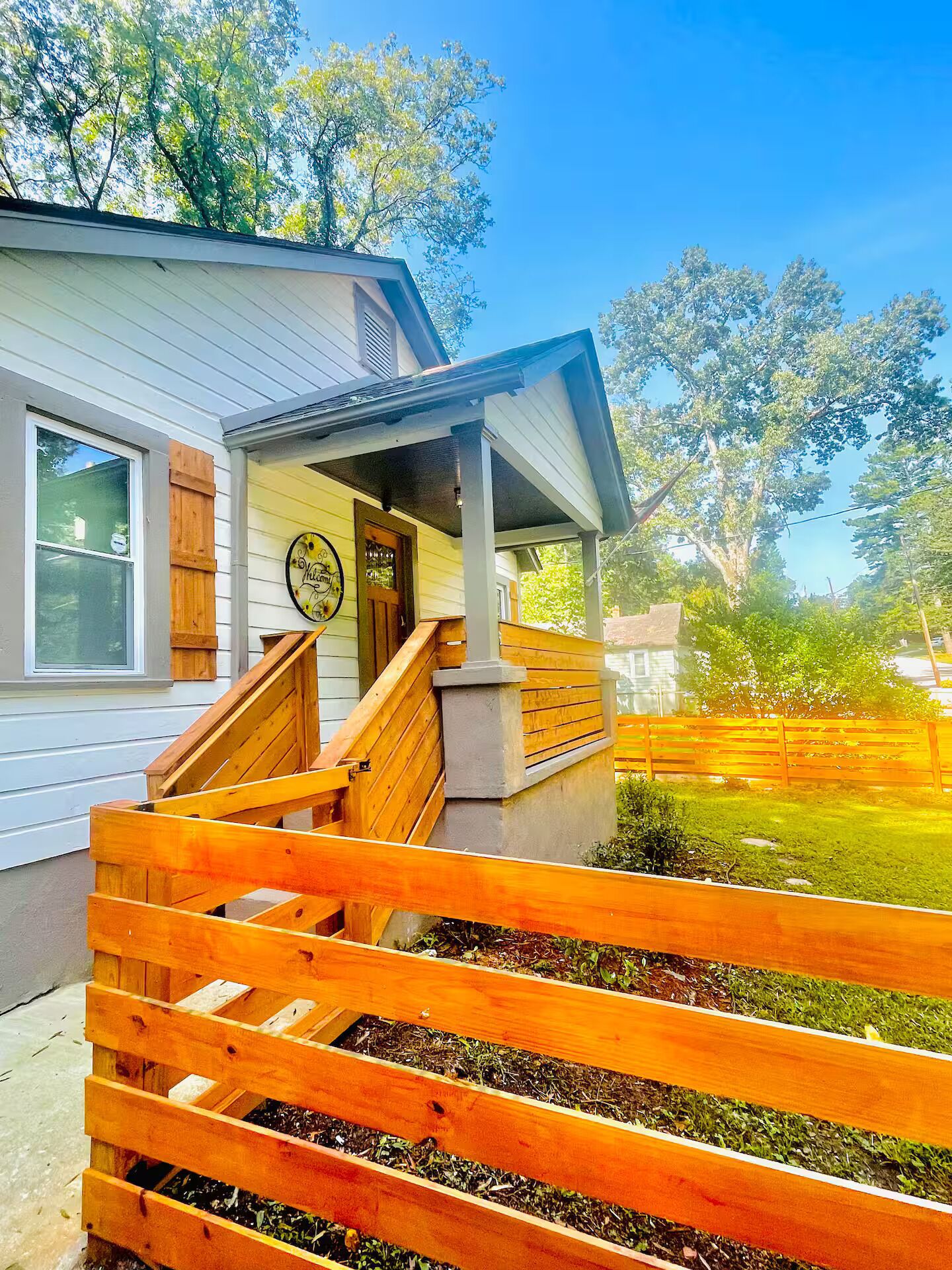 المنشأة من الخارج