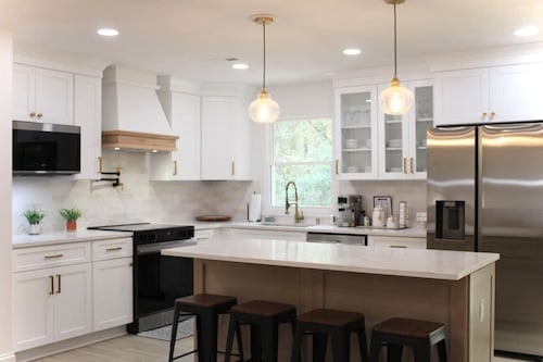 NEW! Aiken Retreat | Firepit | Hot Tub | Near Dtwn