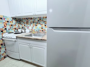 Private kitchen - Midtown Manhattan Gem Near Macy’s, Empire State & Subway (New York)