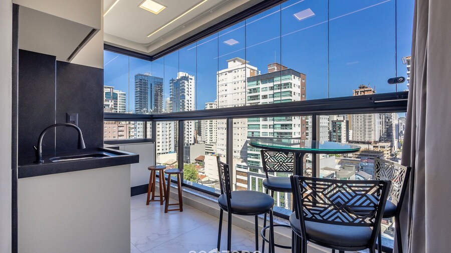 Apt w/ Gourmet Balcony 700m From the Beach Bon1101