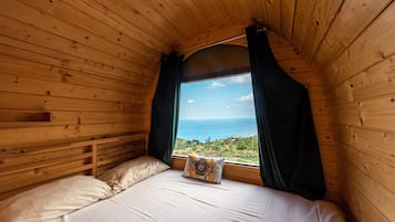 Silitysrauta/-lauta, Wi-Fi, vuodevaatteet