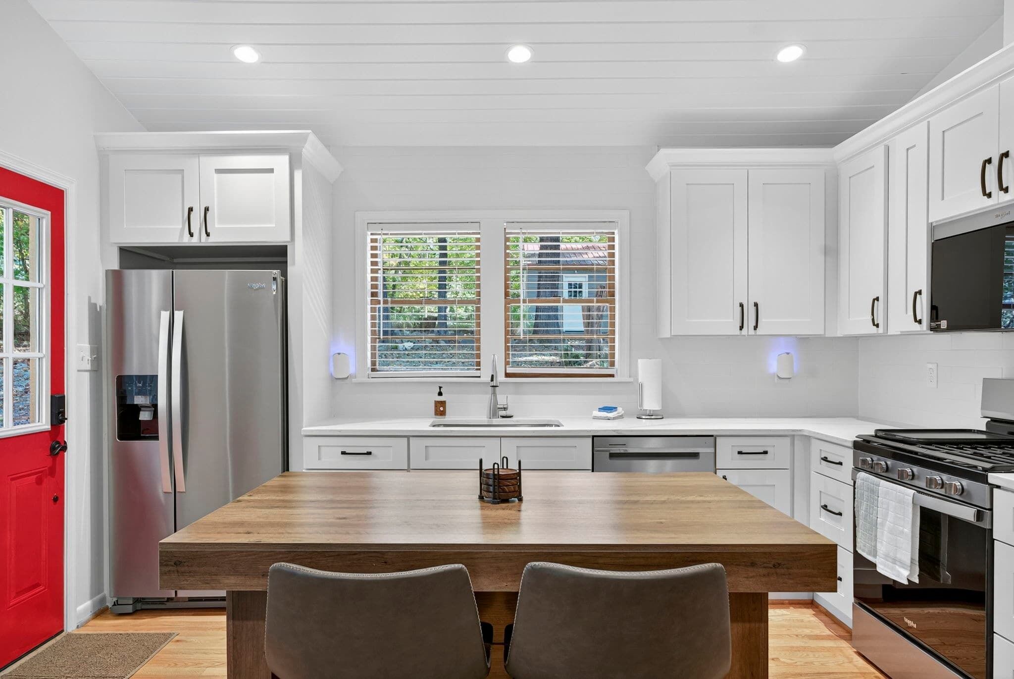 冰箱、微波炉、烤箱、炉灶