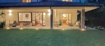 Spacious 4-bedroom villa in delightful Casale Monferrato with AC