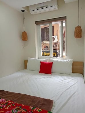 Basic Double Room | Iron/ironing board, free WiFi - Luna travel House (Hoan Kiem)