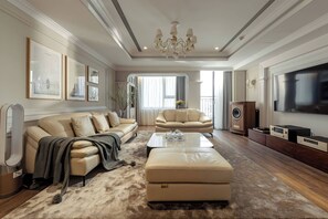 Free minibar, individually decorated, individually furnished, desk - Luna travel House (Hoan Kiem)