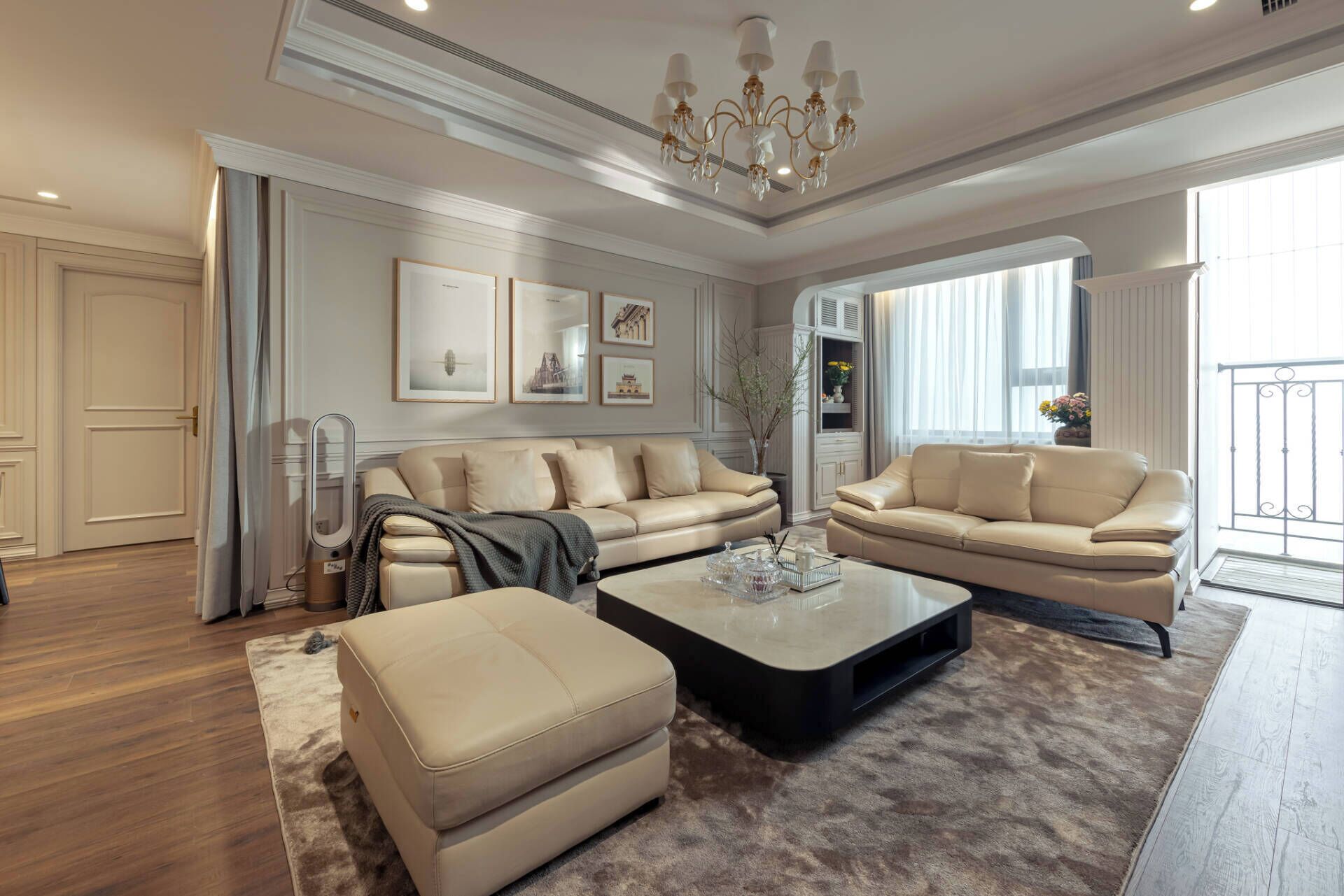 Free minibar, individually decorated, individually furnished, desk