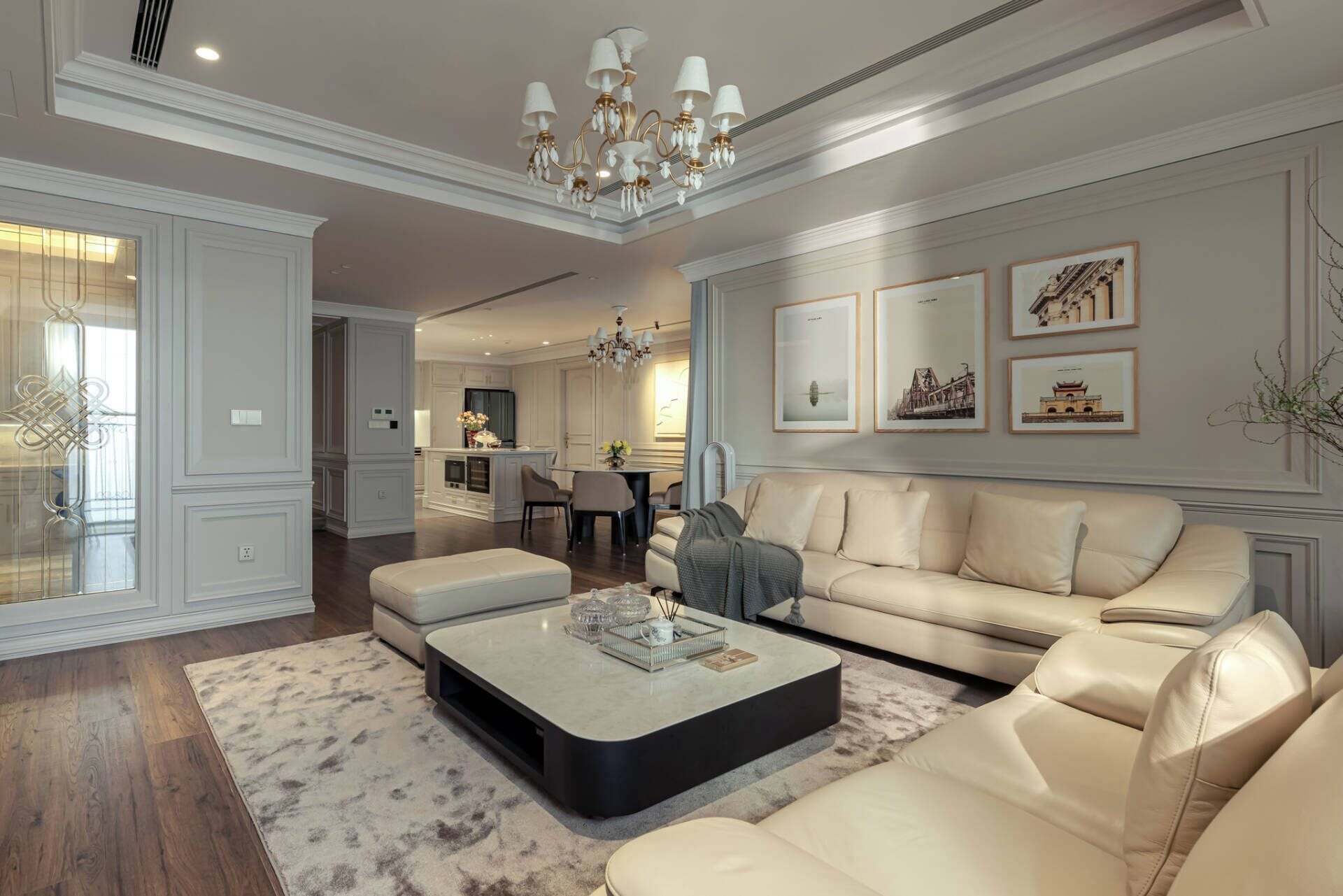 Free minibar, individually decorated, individually furnished, desk