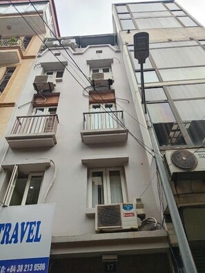 Basic Double Room | Interior - Luna travel House (Hoan Kiem)