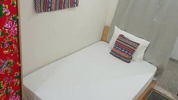 Basic Double Room | Iron/ironing board, free WiFi