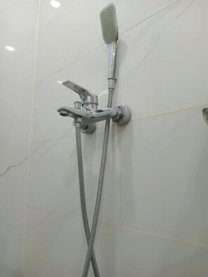 Basic Double Room | Exterior - Luna travel House (Hoan Kiem)