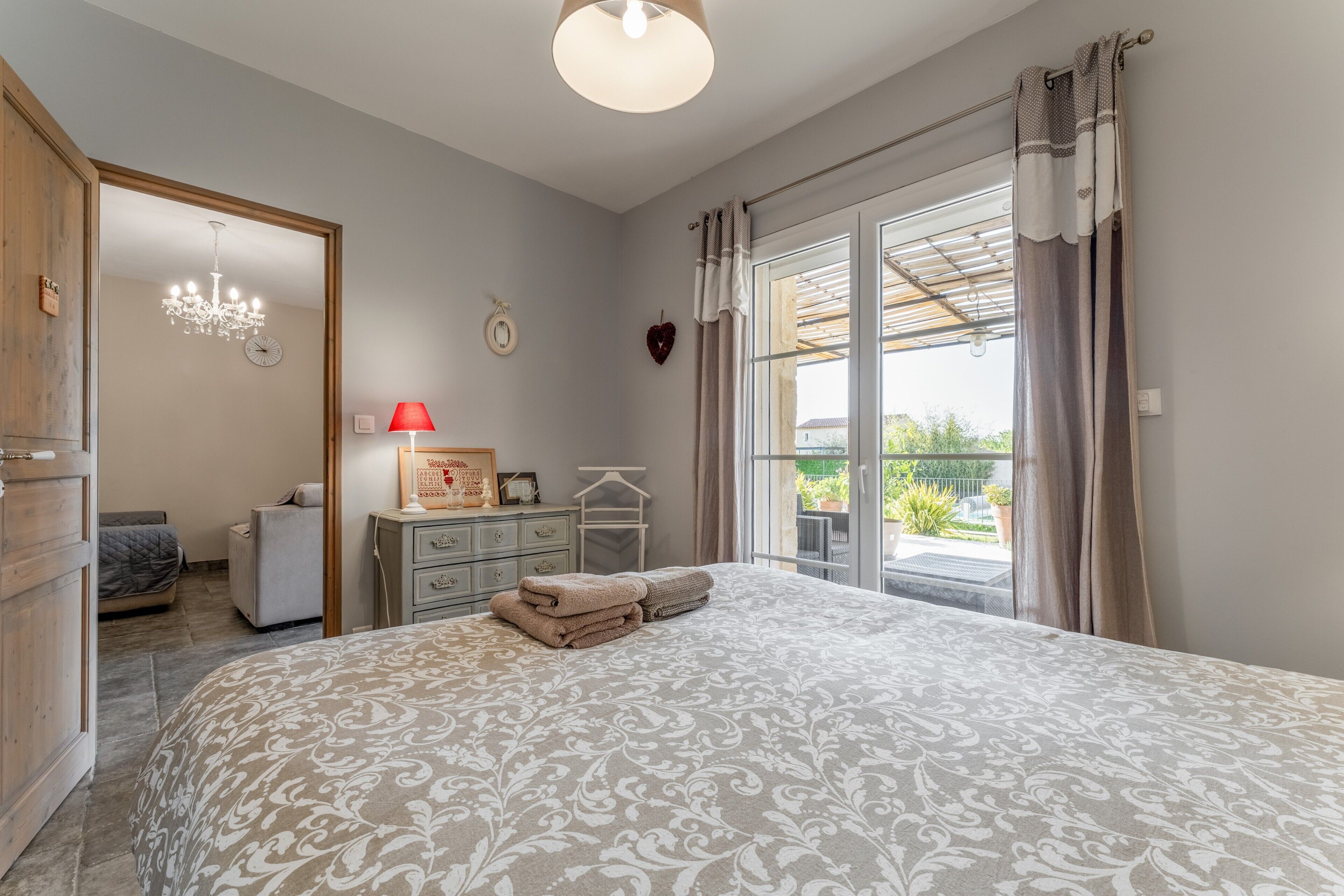 2 chambres, fer et planche à repasser, Wi-Fi, draps fournis