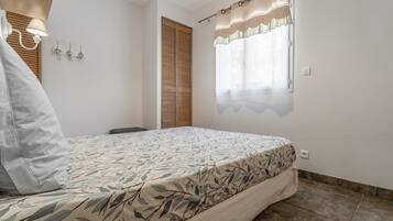 2 chambres, fer et planche Ă repasser, Wi-Fi, draps fournis