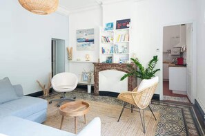 Living area - Bright apartment close to the city center (Nîmes)