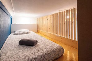 2 bedrooms, iron/ironing board, WiFi - Bright apartment close to the city center (Nîmes)