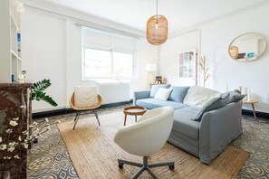 Living area - Bright apartment close to the city center (Nîmes)