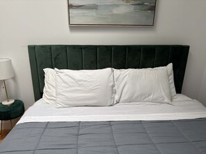 2 室のベッドルーム、アイロン / アイロン台、旅行用ベビーベッド、WiFi (無料)