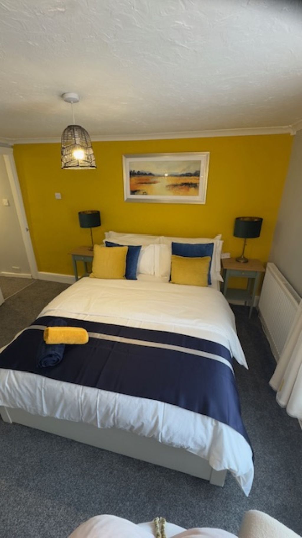 Iron/ironing board, WiFi, bed sheets