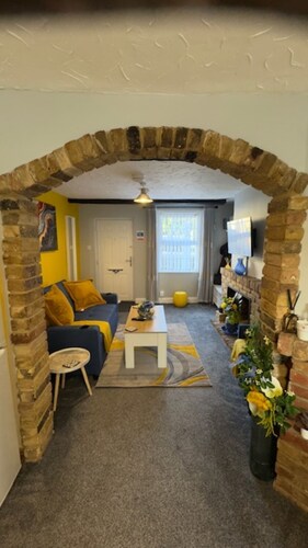 Olivia's Cosy Cottage