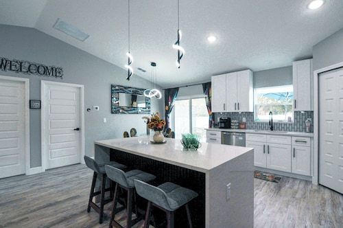 Special Invitation - 2.6 mi to WEC - Pets Welcome