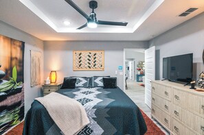 Iron/ironing board, WiFi, bed sheets - Special Invitation - 2.6 mi to WEC - Pets Welcome (Ocala)