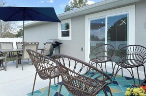 Outdoor dining - Special Invitation - 2.6 mi to WEC - Pets Welcome (Ocala)