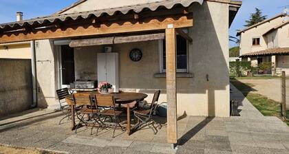 Maison de vacances 'Villa En Camargue' avec piscine partagée, Wi-Fi et climatisation