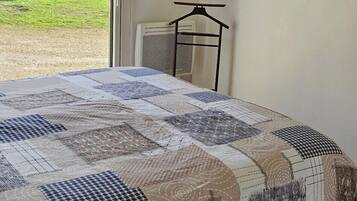 Fer et planche Ă repasser, Wi-Fi, draps fournis