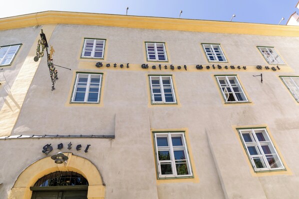 Front of property - Goldener Engl (Hall in Tirol)