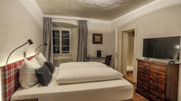 Doppel- oder Zweibettzimmer