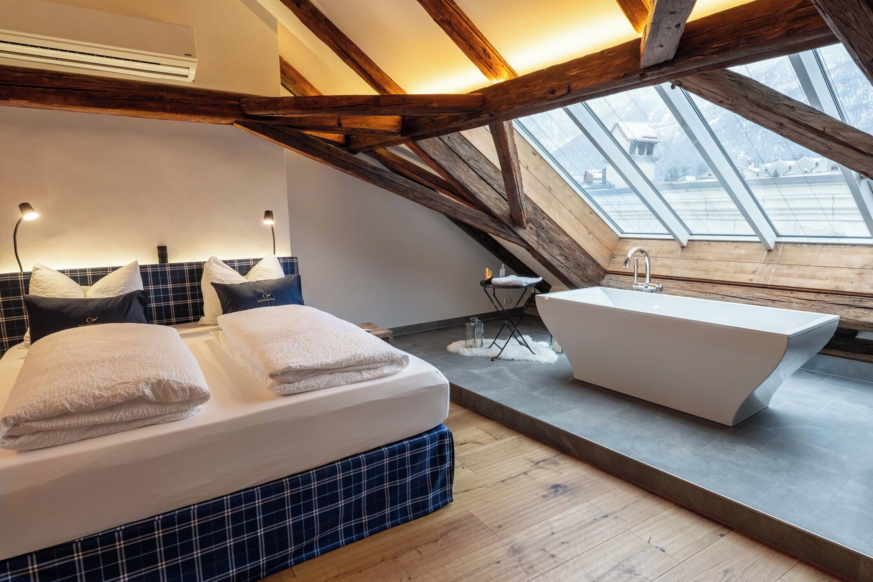 迷你吧、客房內保險箱、書桌、筆電工作空間