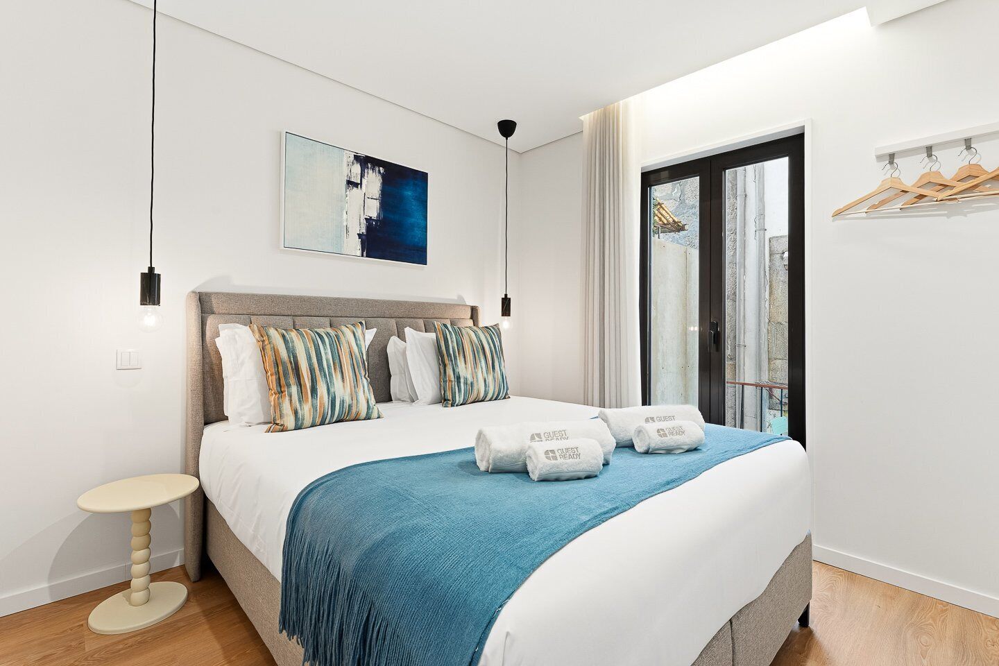 Bügeleisen/Bügelbrett, Internetzugang, Bettwäsche