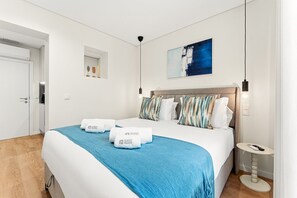 Strygejern/strygebræt, internetforbindelse, sengetøj
