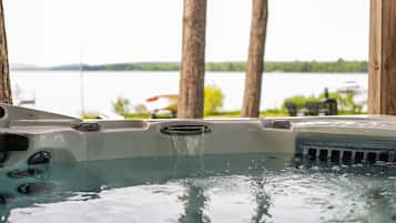 Bain à remous extérieur