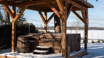 Bain à remous extérieur