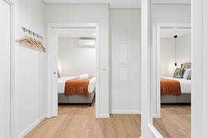 2 bedrooms, iron/ironing board, Internet, bed sheets