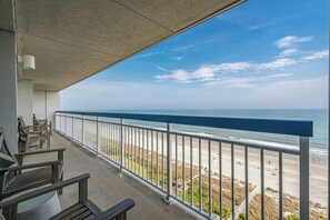 Property grounds - 3BR, 2BA Oceanfront Beach Condo w/ 270° Views & Balcony access from every room (Myrtle Beach)