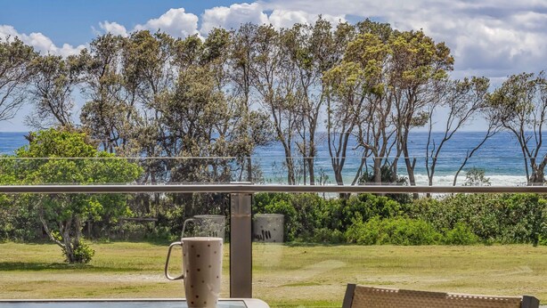 Property grounds - Ocean Views at Acacia - Beachfront Apartment (Kingscliff)