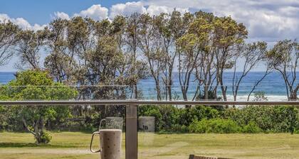 Ocean Views at Acacia - Beachfront Apartment