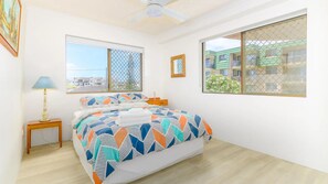 2 bedrooms, iron/ironing board, WiFi, bed sheets - Ocean Views at Acacia - Beachfront Apartment (Kingscliff)