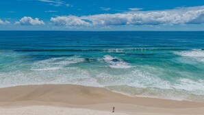 Beach nearby - Ocean Views at Acacia - Beachfront Apartment (Kingscliff)